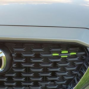 ... neongelbe Applikationen außen und ...(Bild:  Mauritz – »kfz-betrieb«)