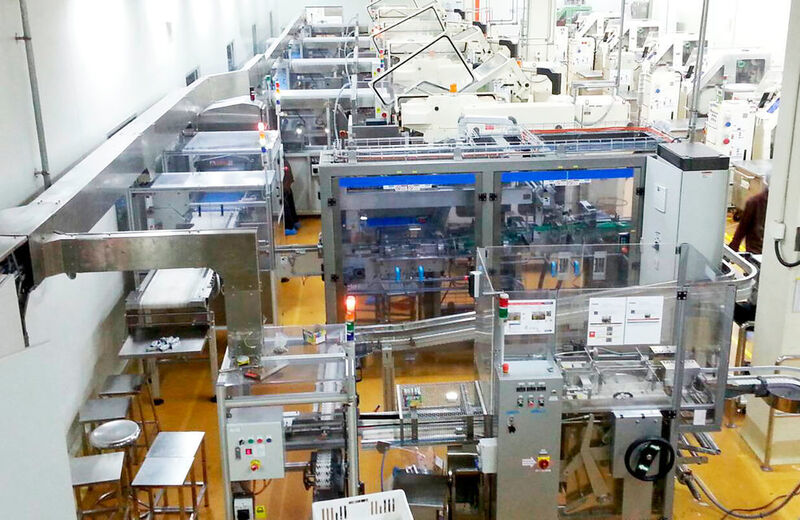 Die „Tray Line“, ein neues Hochgeschwindigkeits-Produktübergabesystem, das von Trident Pack für den multinationalen Lebensmittelkonzern Mondelez entwickelt und produziert wurde.   (Tecnicum)