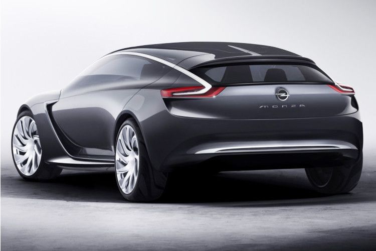 Das Konzept des Sportcoupés Monza ist für Opel mehr als eine Hommage an den Verkaufsschlager der 80er Jahre. Mit neuer Designsprache, neuem Antrieb und neuem Innenraumkonzept gibt das spektakuläre Showcar nichts weniger als einen Ausblick auf die Zukunft der Marke Opel. (Foto: Opel)