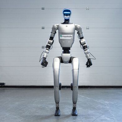 Die Herstellung von Hardwarekomponenten für humanoide Roboter bietet viel Marktpotenzial. (Bild: Fraunhofer IPA/Rainer Bez)