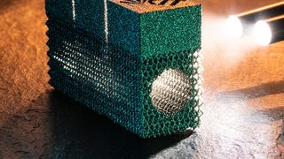 Bauteil aus Wolfram, hergestellt im 3D-Druck mit dem Verfahren des Elektronenstrahlschmelzens  (Markus Breig, KIT)