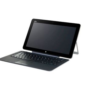 Das Surface macht Schule: Auch das Fujitsu Stylistic R726 folgt bei Standfuß und Keyboard-Befestigung dem Microsoft-Gerät. Im Gegensatz zum Surface Pro 4 ist das Stylistic aber auch mit LTE lieferbar.
