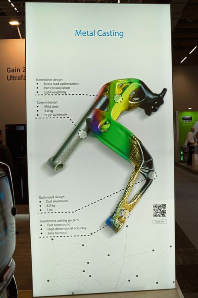 Nexa 3D zeigte unter anderem, wie die Additive Fertigug eine Radaufhängung verbessert.  (Bild: S. Guggenberger / VCG)