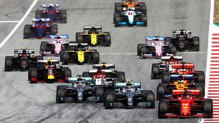 Die Formel 1 steuert auf eine weitere Senkung der Budgetobergrenze zu. (Bild: Daimler)