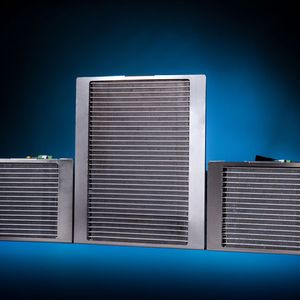 Die energieeffizienten „p1000“-Flüssigkeitskühlmodule sind optimal für den Einsatz in der Laser- und Halbleiterindustrie sowie der Medizin-, Labor- und Analysetechnik geeignet, sagt Technotrans. Diese Baureihen gehörten zu den kleinsten Kompressorkühlsystemen am Markt.(Bild:  Technotrans / R. Walder)