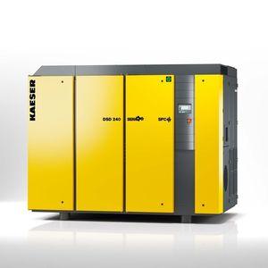 Damit der Kompressor von morgen nicht nur mitdenkt, sondern auch im vernetzten Produktionsumfeld seine Stärken ausspielt, ist Kommunikations- und Netzwerkfähigkeit ein Muss. Was für große Kompressoreinheiten schon verhältnismäßig selbstverständlich ist, soll jetzt auch bei kleineren Einheiten zum Lieferumfang gehören. So stattet Kaeser zukünftig alle Schraubenkompressoren der Baureihen SX-ASK mit der kommunikationsfähigen Sigma-Control-2-Steurung aus. 