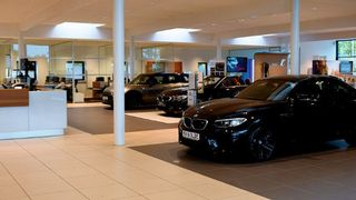 Der Standort Itzehoe wurde kürzlich nach den neuesten BMW-Vorgaben umgestaltet. (May & Olde)