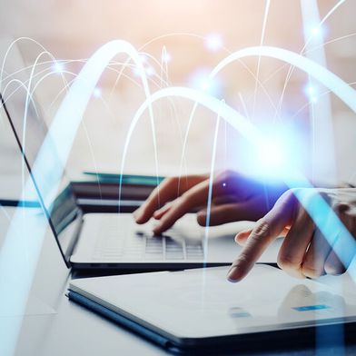 Das UASCTT spielt eine entscheidende Rolle bei der Validierung von Implementierungen von OPC UA Safety. Es ermöglicht Herstellern sicherzustellen, dass ihre Geräte die strengen Anforderungen an funktionale Sicherheit und Interoperabilität erfüllen. (Bild: © metamorworks - stock.adobe.com)