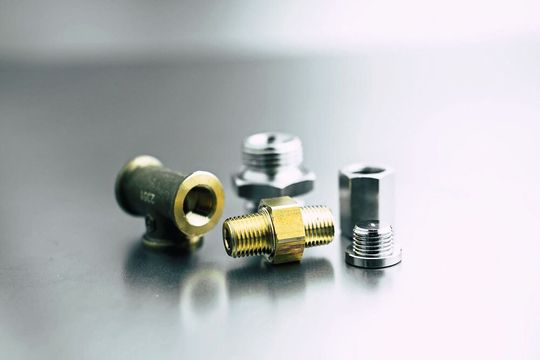 Fittings made of brass: Manufacturers of pneumatic connection technology currently face the challenge of developing lead-free alloys with the same mechanical properties.(Image: ITV)
