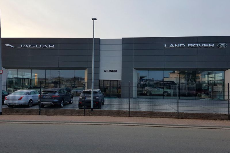 Die Verkaufs- und Servicefläche ist rund 1.400 Quadratmeter groß. (Jaguar Land Rover)