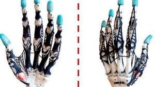 Mehr Fingerspitzengefühl: An der University of Washington ist es Forschern gelungen eine Roboter-Hand zu entwickeln, die der menschlichen Hand sehr ähnlich ist. (washington.edu)