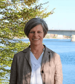 Sandra Füllsack, Geschäftsführerin der Motan Holding GmbH und neue Vorsitzende des VDMA-Fachverband Kunststoff- und Gummimaschinen(Bild:  Motan)