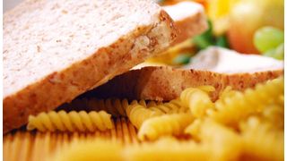 Abb. 1: Auch Grundnahrungsmittel wie Brot und Nudeln können Allergene enthalten.  (Bild: fotolia)