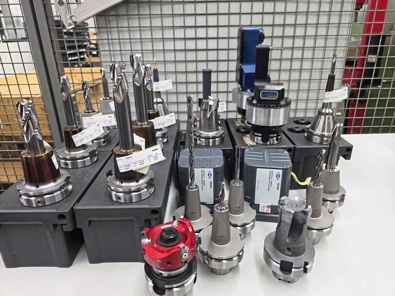 The machining of the rear spar was carried out using around 20 different tools from Mapal. Both custom tools and standard tools with high-performance cutting materials from Mapal's aluminum portfolio were used for this purpose. (Source:Mapal)