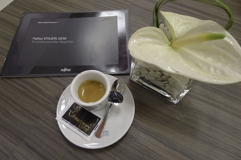 Kaffee – das wahrscheinlich wichtigste Gut auf einer Messe wie der CeBIT. Fujitsu hatte den Deutschen Baristameister am Stand F15 in Halle 15 – und der Kaffee war wirklich „Meisterlich“! (Archiv: Vogel Business Media)