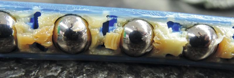 Effizient Gebrauchs- und Lebensdauer verlängern: Verschlissene Komponenten, beispielsweise Käfige und Wälzkörper, werden bei einer Instandsetzung getauscht.  (Bild:  Franke)