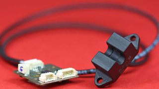 Der BLD01 erkennt selbst kleinste Blutleckagen im Dialysat. (Bild: Sonotec)