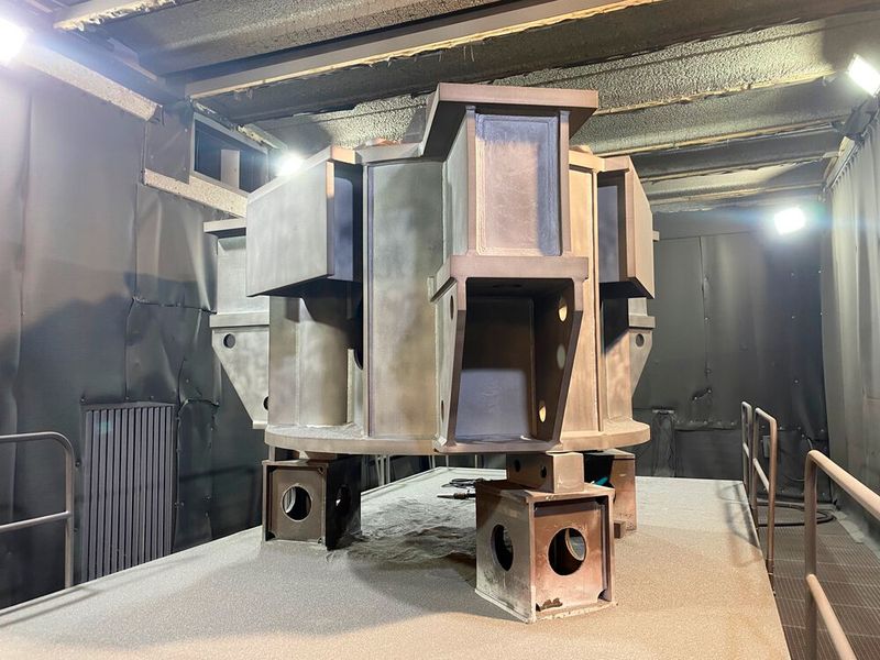 Die Obertraverse nach dem Sandstrahlen. (Bild: Jebens)