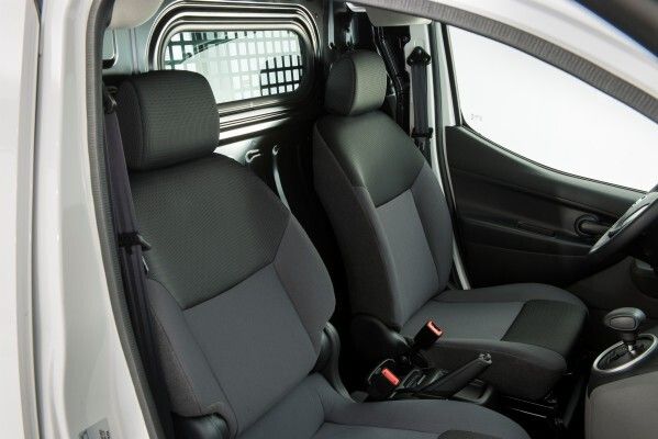 Der elektrische Kleintransporter Nissan e-NV200 verbindet das Beste aus zwei Welten (Nissan)