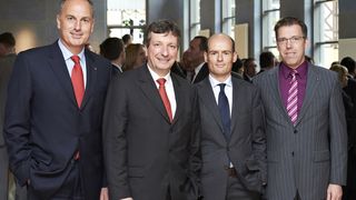 v.l. Vertriebsvorstand Volpert Briel, Vorstandssprecher Dr. Peter Köhler, Aufsichtsratsvorsitzender Christian Gläsel, Finanzvorstand Harald Vogelsang.  Bilder: Weidmüller (Archiv: Vogel Business Media)
