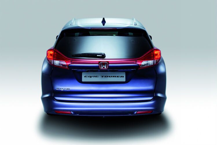 Der Wegfall der geteilten Heckscheibe sorgt für einen besseren Rundumblick. (Foto: Honda)
