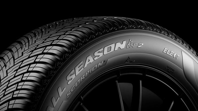 Der zur gleichen Baureihe gehörende Ganzjahresreifen Scorpion All Season AS2 – hier als Elect-Variante für E-Autos – besitzt dagegen das übliche V-Profil. (Pirelli)