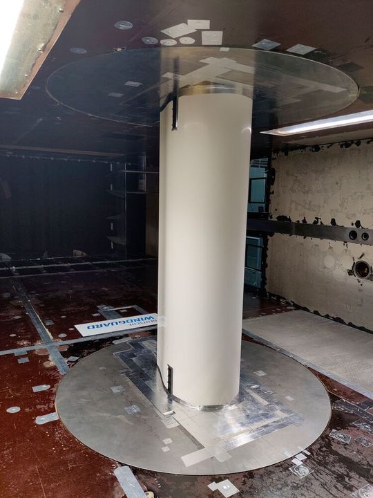 So sieht die ganze Testumgebung für das neuartige Windkraftrotor-Profil aus. Der Fokus des Tets lag auf dem Übergangsbereich in der Nähe der Nabe, damit dieser gezielt aerodynamischer gemacht werden kann.(Bild:  FH Kiel)