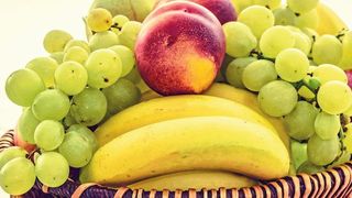 Fast die Hälfte der Unternehmen bietet ihren Mitarbeitern kostenlose Getränke, Snacks oder Obst. (gemeinfrei (Pixabay, Photomix-Company))