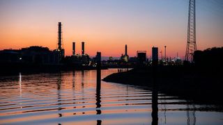 Die Lage der Chemieunternehmen bleibt zum Jahreswechsel angespannt. (Bild: frei lizenziert)