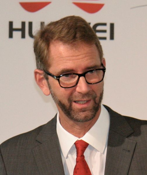 Prof. Dr. Günther Schuh: „Industrie 4.0 ist ein faszinierend anmaßender Titel. Dabei geht es aber nicht um ein oder zwei Technologiesprünge, sondern um das synergetische Zusammenwirken zahlreicher Komponenten.“ (Bild: Srocke)