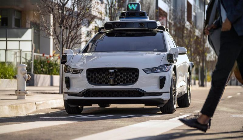 Waymo hat seinen Deutschlandstart mit autonom fahrenden Taxis angekündigt.(Bild:  Waymo)
