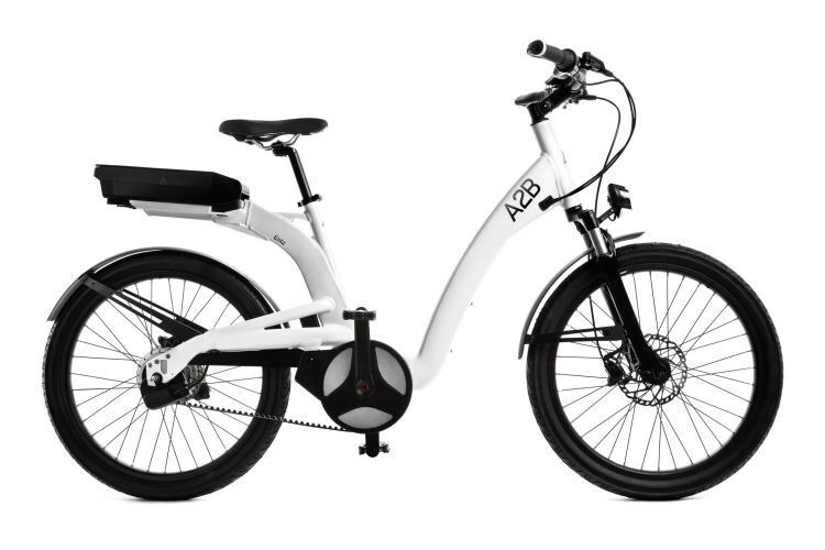 Markteinführung des Entz ist Herbst 2013. Maximal unterstützte Geschwindigkeit: 25 km/h, Reichweite: bis zu 100 km*, Batterie: Lithium-Ionen, 36V, 9 Ah (11,25 Ah bei der Deluxe-Ausführung), Motor: getriebeloser Mittelmotor von AEG mit 250 Watt. (Foto: A2B)