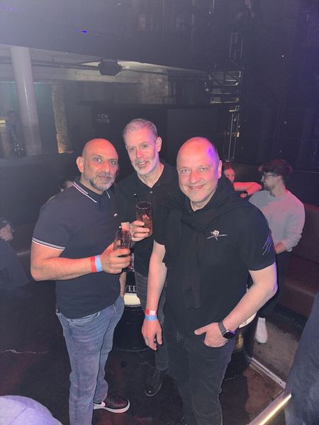 Imad Kurdi (Kosatec), Reto Ambiel (Littlebit) und Sven Buchheim (bluechip) trauen sich noch nicht auf die Tanzfläche. (Bild: Vogel IT-Medien GmbH)