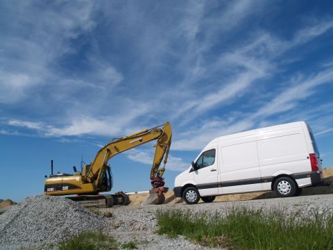 Wo die wilden Kerle wohnen: Der Crafter fühlt sich auch im Baustellenbetrieb wohl. (Archiv: Vogel Business Media)