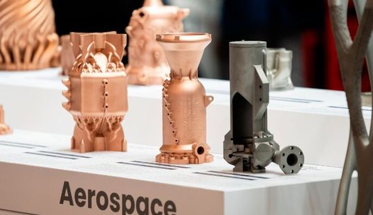 Die Formnext, die im November wieder in Frankfurt am Main stattfindet, wird diesmal das Thema Verteidigung und Rüstung spielen. Dazu wird es den Formnext Defence Summit geben. Denn die additive Fertigung spiele in der Rüstung eine immer größere Rolle.(Bild:  Mesago)