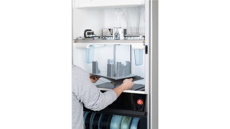 3D-Druck-Plattform: Mit der integrierten Trace-Validierungstechnologie unterstützt der Factor 4 Plus Hersteller dabei, ihre Produktion zuverlässig zu skalieren.(Bild:  Ultimaker)