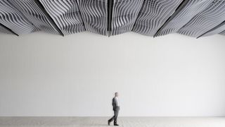 Das prämierte Wave-Akustikmodul im Konferenzraum der Messe Luzern. (Bild: Späh)