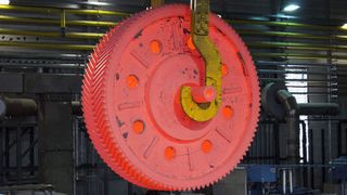 Um dieses 21 t schwere Zahnrad zu härten, ohne das größere Nacharbeiten notwendig wurden, hat es sich gelohnt, es von Cleveland nach Bochum zu bringen. (Härterei Reese/Holger_Seybold)