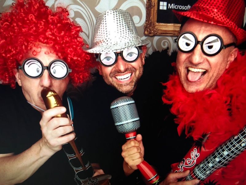 Wer sich hier wohl versteckt? Einige erkennt man immer!  (Bild: IT-BUSINESS)