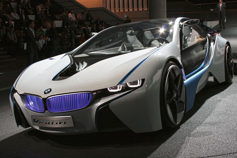 Schröter Modell- und Formenbau ist führend in der Herstellung von Formen für die gesamte Automobilindustrie. Für den Rennsport fertigt das Unternehmen Modelle, Formen und Werkzeuge für die komplette Kohlefaser-Karosserie und für alle Motor- und Innenkomponenten.(Bild:  F. Zimmermann GmbH)