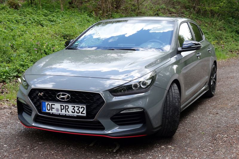 Auch das viertürige Coupé i30 Fastback gibt es jetzt als Performance-Variante. (Wehner / »kfz-betrieb«)