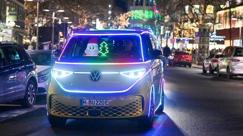 … sowie ganz modern ein ID Buzz. (Bild: Henning Scheffen Photography)