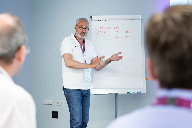 Was eine gute Webseite heutzutage ausmacht, zeigte Olaf Dicker von 5W-50. (Stefan Bausewein)