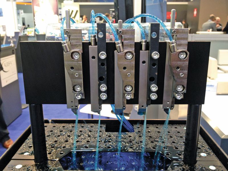 Le Multidec-Lube d'Utilis guide le liquide de coupe jusqu'au tranchant de l'outil et cela sans modification de la machine. Une solution simple, économique et performante. (MSM)