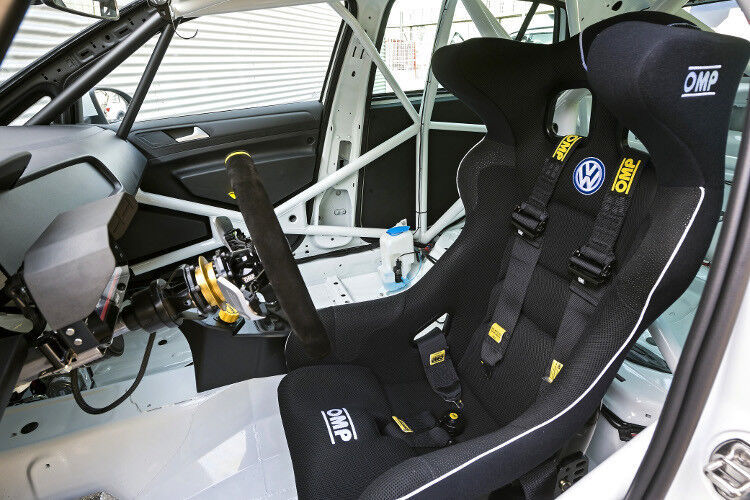 Für die Sicherheit des Fahrers sorgen unter anderem ein Rennsitz mit Kopf-Protektoren, eine Rennsport-Sicherheitszelle sowie ein Sicherheitstank nach FIA-Reglement. (Foto: Volkswagen)
