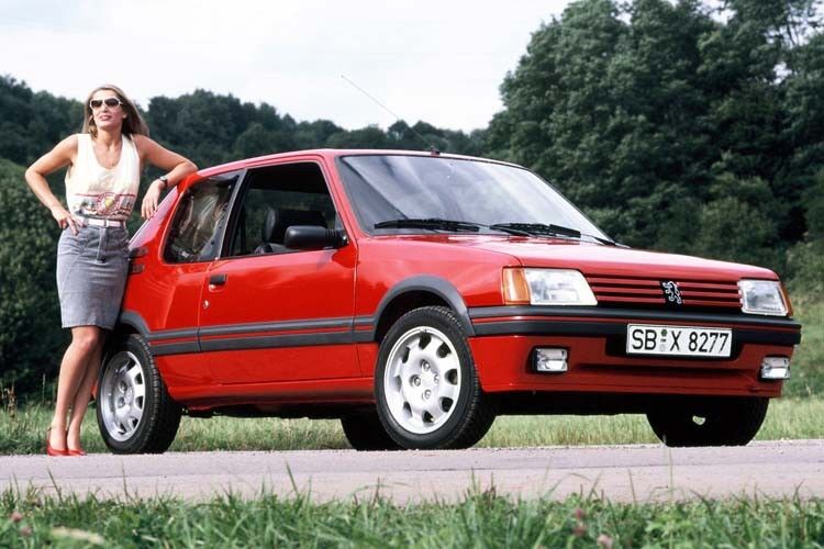 Im Vorteil gegenüber VW Polo Ford Fiesta und Opel Corsa war der 205 durch seinen drehfreudigen und sparsamen 1,8-Liter-Selbstzünder, mit dem er als erster Diesel-Kleinwagen eine Millionenauflage erreichte. (Foto: Peugeot)
