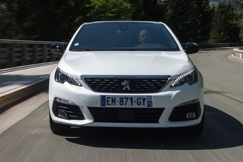 Sogar einen Abstands-Tempomat hat Peugeot im Angebot, allerdings ausschließlich für die dritthöchste Ausstattung. (Peugeot)