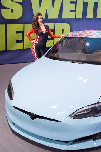 Elekto geht auch getunt: In der Tuning-Xperience sind rund 160 private Fahrzeuge aus ganz Europa ausgestellt. Darunter auch dieser Tesla Model S. (Messe Essen)