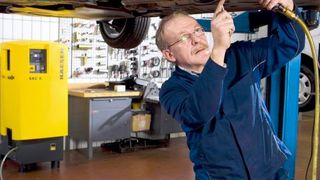 Die Druckluftstation „SXC“ ist mit einem Schallpegel von maximal 69 dB (A) ausgesprochen leise.  (Kaeser)