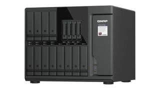 Das 16-Bay TVS-h1677AX ist das Flaggschiff der neuen Produktreihe von QNAP. (Bild: QNAP)